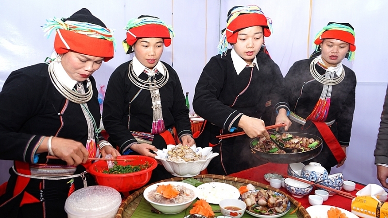 Фестиваль этнической кухни нардности Зао в городе Хазянг   2023