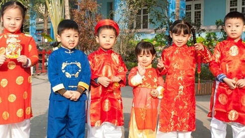 Обычай ношения новой одежды на праздник Тет у вьетнамцев