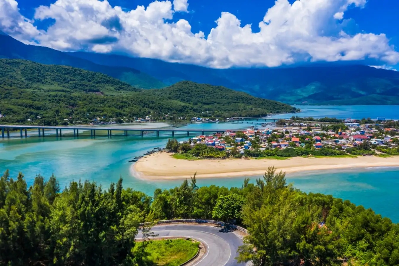Три привлекательных туристических направления во Вьетнаме, о которых мало кто знает по версии туристического журнала Lonely Planet