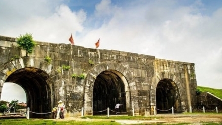 Цитадель династии Хо - самое уникальное каменное архитектурное сооружение Вьетнама