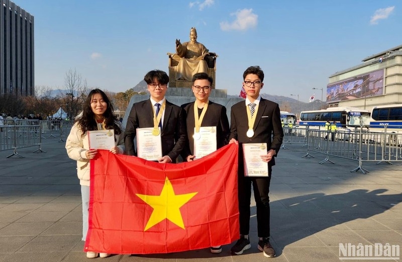Вьетнамские школьники завоевали золотые медали на WICO