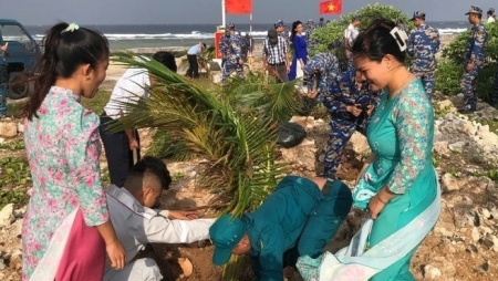 В архипелаге Чыонгша посадили деревья в отклик на праздник посадки деревьев по случаю Тэта