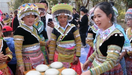 В провинции Иенбай прошел обряд «гаутао» народности Монг