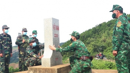 Содействие работе по информированию о защите территориального суверенитета и безопасности национальных границ Вьетнама