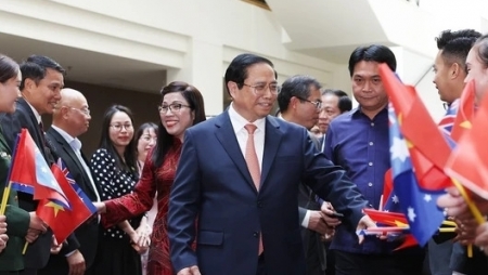 Премьер-министр Фам Минь Тинь провел встречу с представителями вьетнамской диаспоры в Австралии