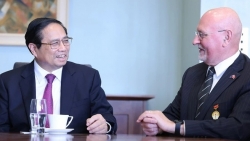 Премьер-министр Фам Минь Тинь привел встречу с председателем Общества новозеландско-вьетнамской дружбы