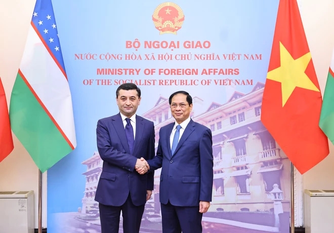 Состоялись переговоры между главами МИД Вьетнама и Узбекистана