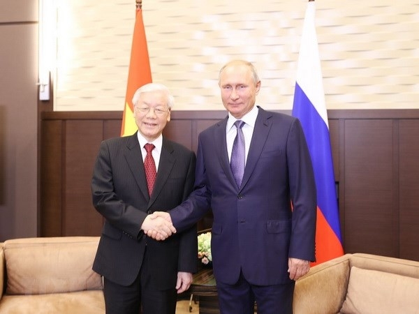 Генсек ЦК КПВ Нгуен Фу Чонг провел телефонный разговор с президентом РФ