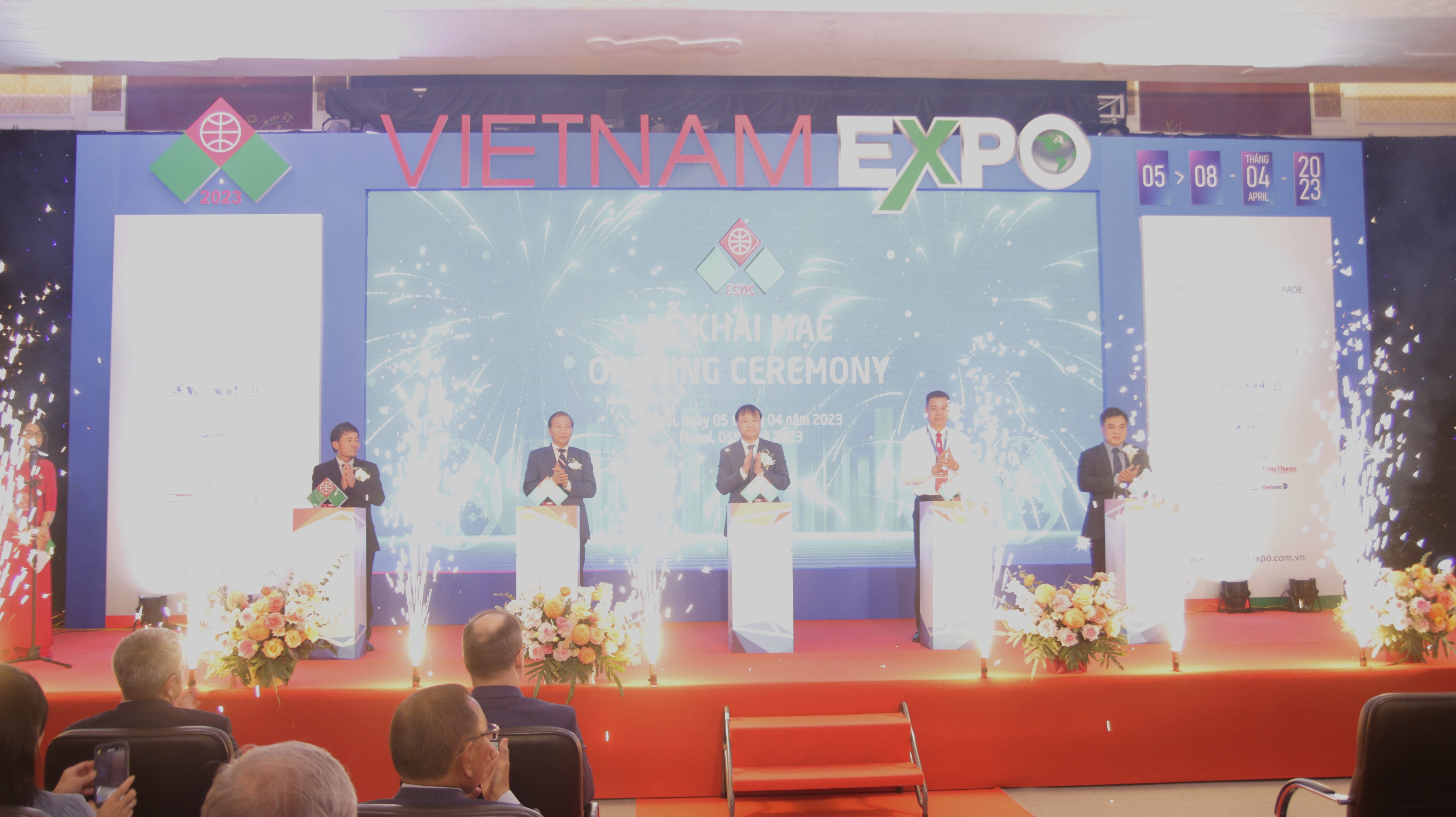 Более 500 предприятий из 16 стран принимают участие в 32-й Вьетнамской международной торговой выставке