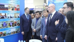 Вице-премьер РФ Дмитрий Чернышенко посетил выставку Vietnam EXPO