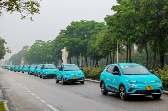 Во Вьетнаме открылась первая компания электрических такси