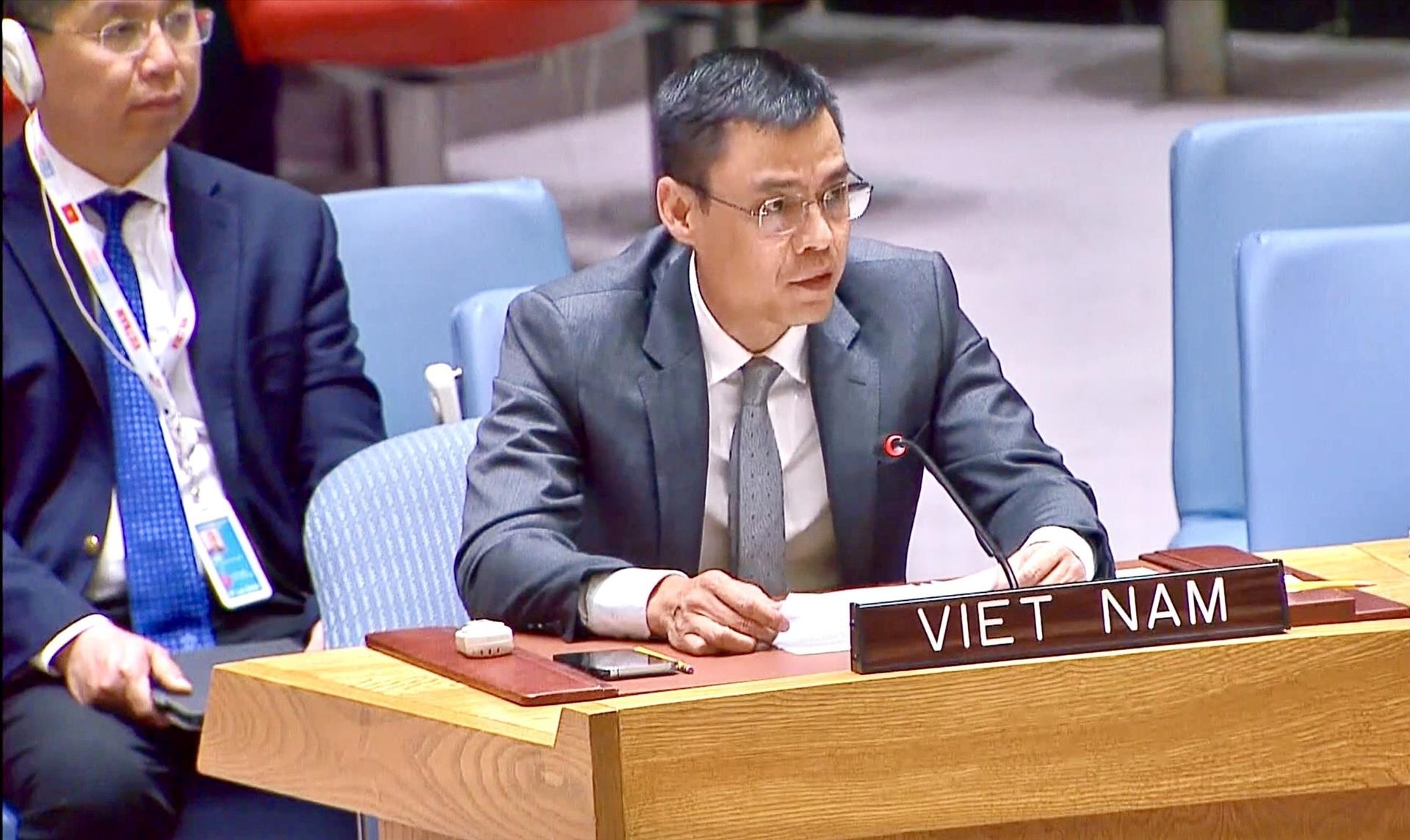 Вьетнам подчеркнул, что все страны несут ответственность за соблюдение Устава ООН и международного права
