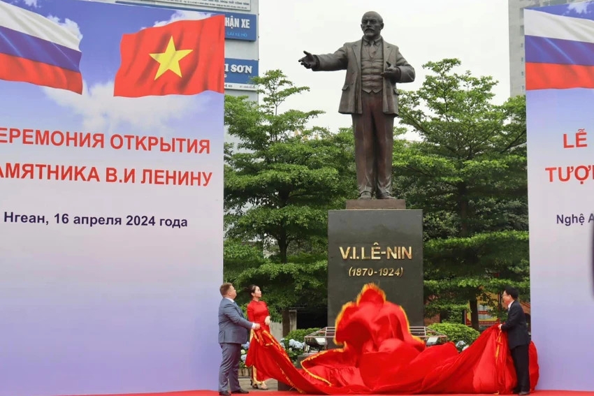 В городе Винь (провинция Нгеан) открылся памятник В.И. Ленину