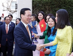 Президент Во Ван Тхыонг встретился с представителями вьетнамской диаспоры в Великобритании