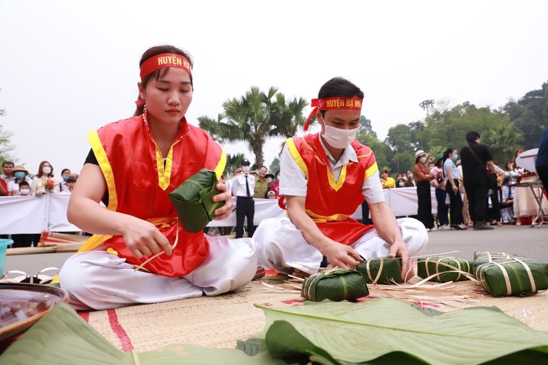 Ремесло по приготовлению «бань чынг» и «бань зай» в провинции Футхо признано национальным нематериальным наследием