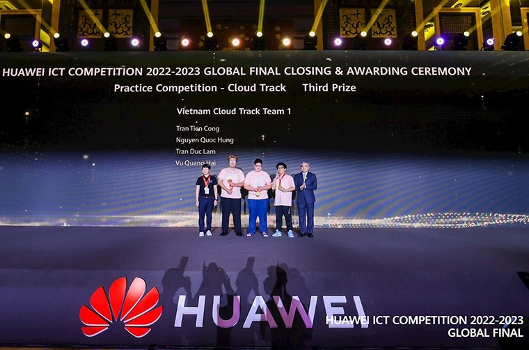 Вьетнамская команда заняла 3-е место в глобальном финале конкурса по технологиям