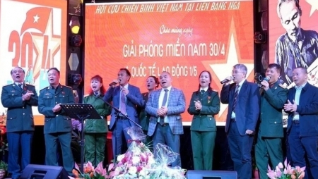 Общество вьетнамских ветеранов войны в России торжественно отметило 49-летие со Дня полного освобождения Южного Вьетнама и воссоединения страны