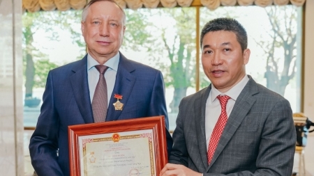 Членам Общества российско-вьетнамской дружбы наградили орденами и медалями дружбы