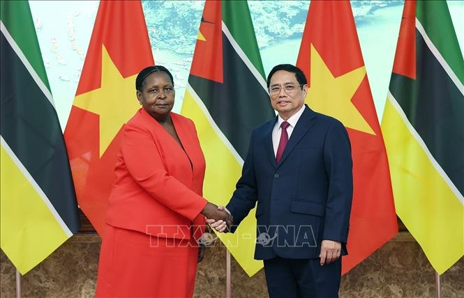 Премьер-министр Фам Минь Чинь провел встречу с председателем Ассамблеи Мозамбика
