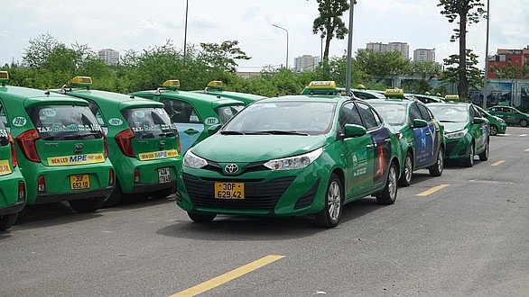 Власти г.Ханоя разрешили 200 такси компании «Maйлинь» работать во время социального дистанцирования