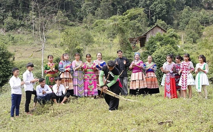 Игра на музыкальном инструменте «Кхен» народности Монг признана объектом национального нематериального культурного наследия