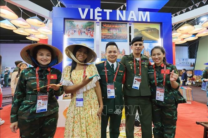 Друзья со всего мира знакомятся с вьетнамской культурой на АрМИ-2022
