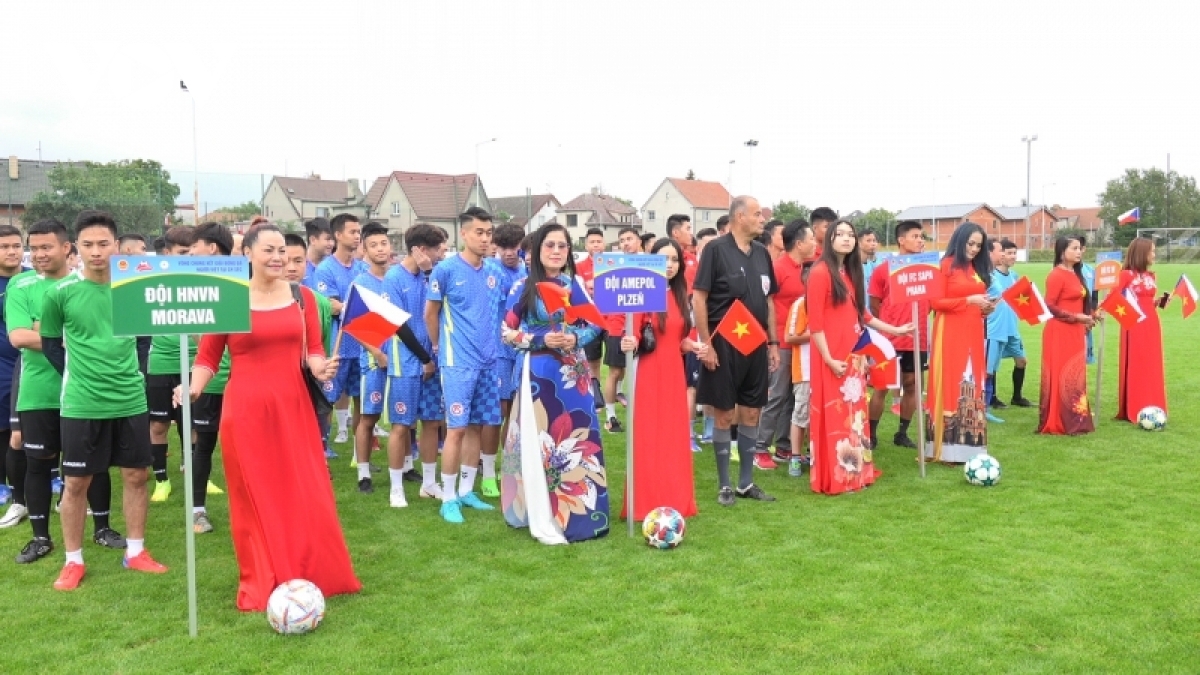 Футбольный турнир общины Вьетнама в Чехии: Мост обмена между вьетнамцами