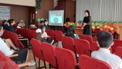 Открыт класс вьетнамского языка в школе имени Президента Хо Ши Мина на Украине