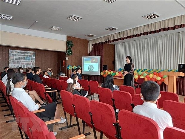 Открыт класс вьетнамского языка в школе имени Президента Хо Ши Мина на Украине