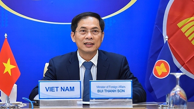 Глава МИД Вьетнама официально посетит Россию с официальным визитом