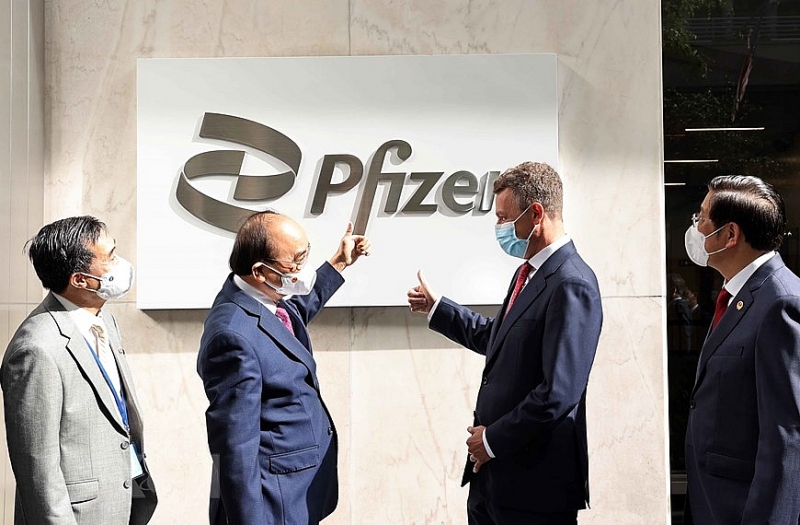 Президент Нгуен Суан Фук посетил компанию Pfizer