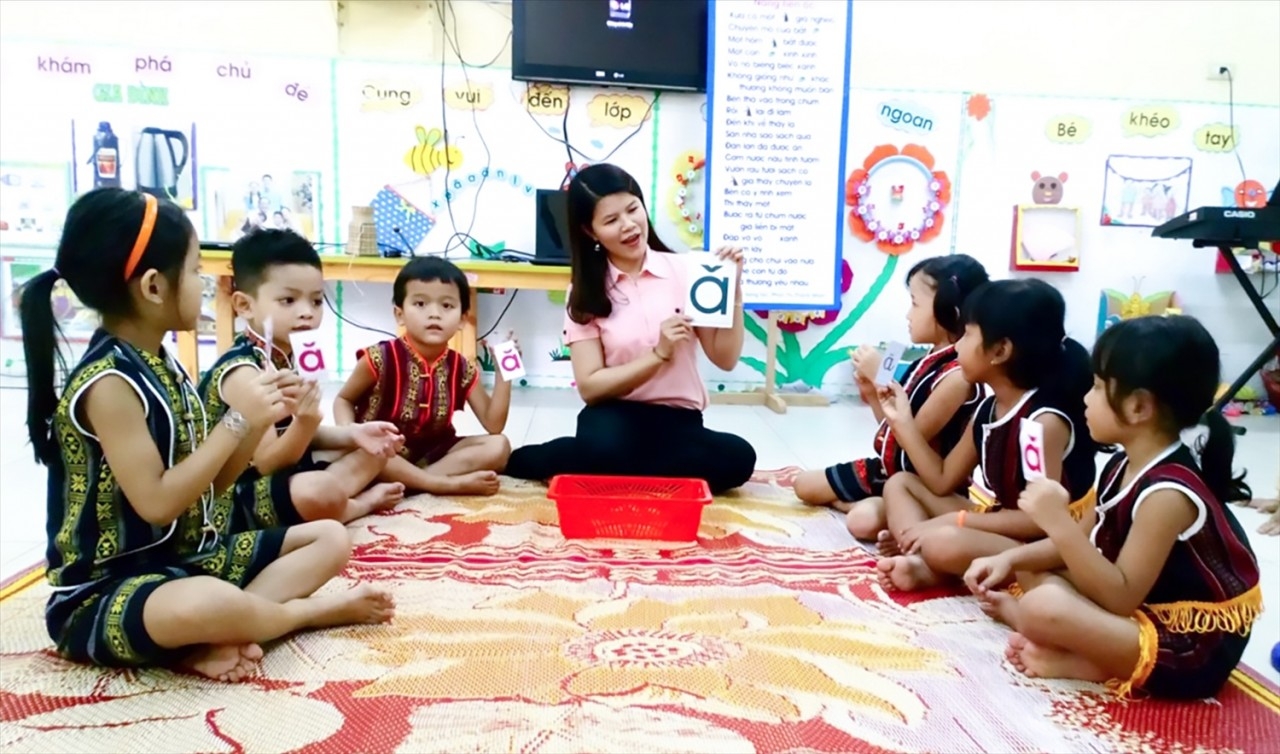 4 решения для сохранения и развития вьетнамского языка среди сообщества вьетнамцев за рубежом (NVNONN)