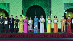 Вручение журналистской премии в области создания культуры ханойцев