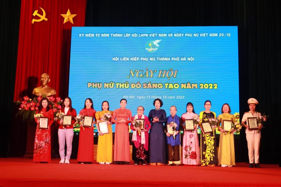 Ханой: награждены 10 выдающихся женщин