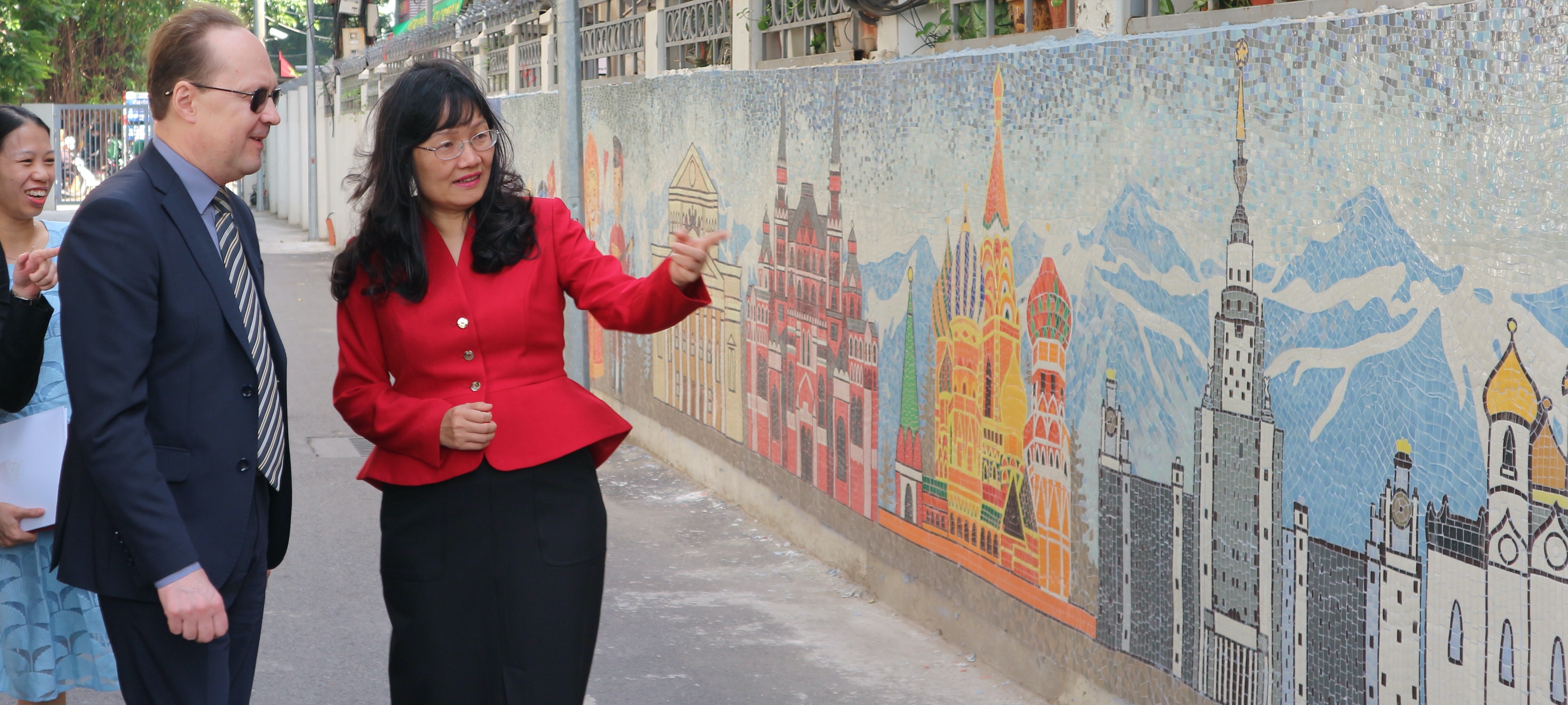 Церемония открытия российской керамической стены во Вьетнаме