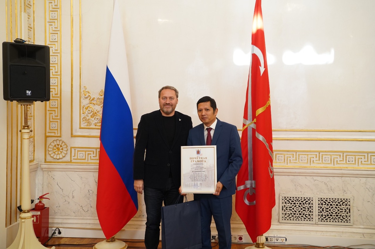 Законодательное Собрание Санкт‑Петербурга поблагодарило выдающих деятелей, внесших вклад в укрепление российско-вьетнамских отношений