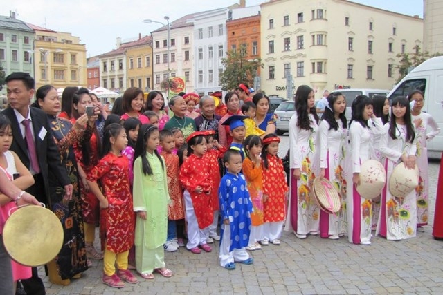 Вьетнамцы в Чехии объединяются и продвигают национальную культурную самобытность