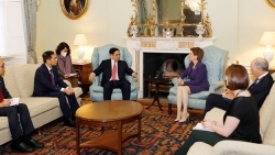 Премьер-министр Фам Минь Чинь встретился с первым министром Шотландии Николой Стерджен