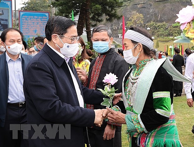 Премьер-министр Фам Минь Чинь участвовал на празднике Дня великого национального единства в провинции Каобанг