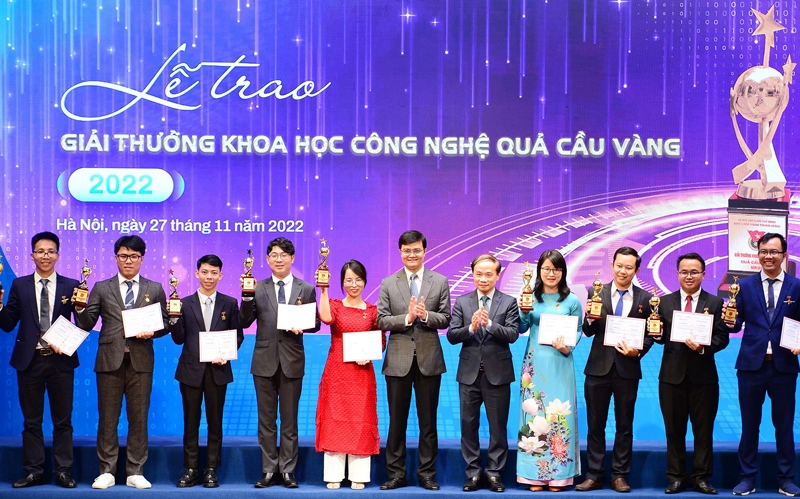 10 выдающихся личностей были удостоены чести получить премию «Золотой глобус» в области науки и технологий