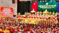 Вьетнамский буддизм развивает традицию патриотизма, является попутчиком нации