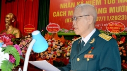 Встреча Обществa Военно-воздушных сил при Обществе вьетнамско-российской дружбы по случаю 106-й годовщины Великой Октябрьской революции