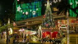 Рождественская атмосфера царит на всех улицах Ханоя