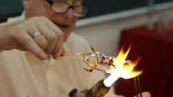 Известный российский стеклодув проведёт мастер-классы в Ханое