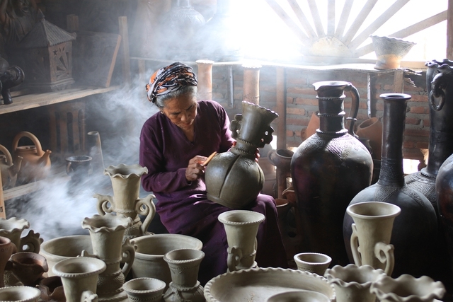 Усилия по сохранению и популяризации гончарного ремесла народности чам