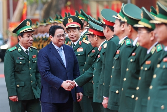 Премьер-министр Фам Минь Тинь провёл рабочую встречу с командованием пограничных войск