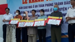 UNDP передал бедным жителям провинции Куангнгая 10 устойчивых домов