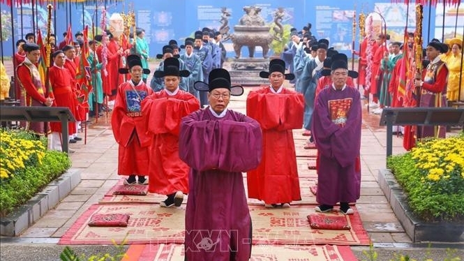 Уникальная церемония «Передача календаря королю при наступлении  весны»  в Императорской цитадели Тханглонг