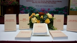 Состоялась церемония представления сборника книг «Документ XIII съезда КПВ» на 7 иностранных языках