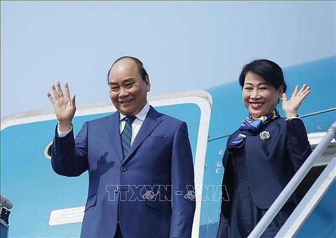 Сингапурские газеты ярко осветили визит президента Нгуен Суан Фука